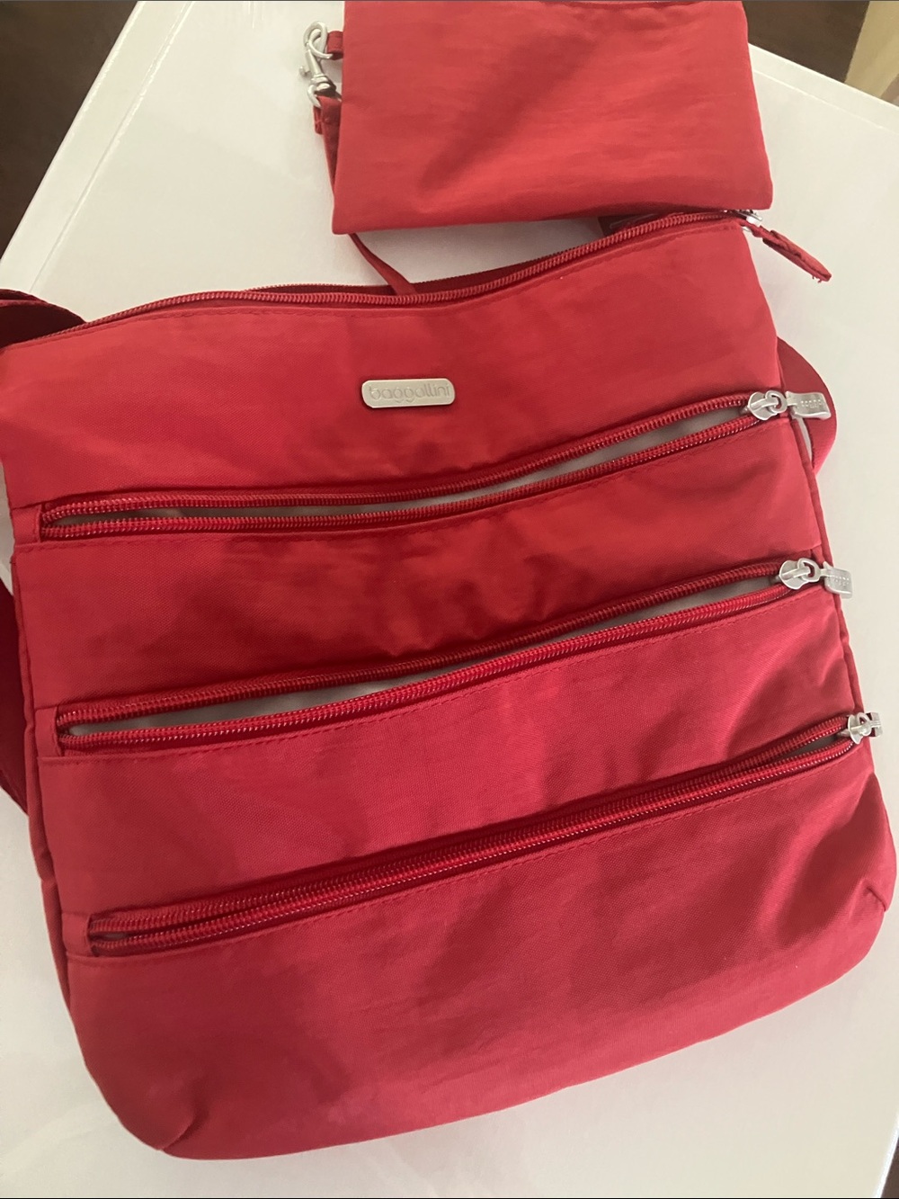 Baggallini Big Zipper Crossbody Bag Red Nylon NWOT Travel Purse With Wristlet